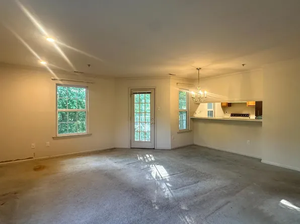 209 Stone Hurst Ct #209, New Castle, DE 19720