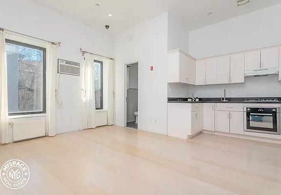 3rd image of 78 Herkimer St #524