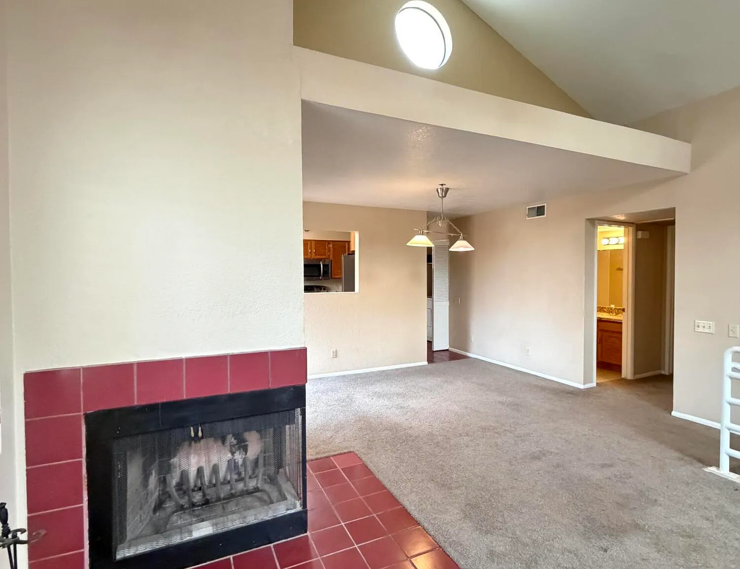 2 bed, 2.0 bath, 1034 sqft, $2,150 — Photo 4