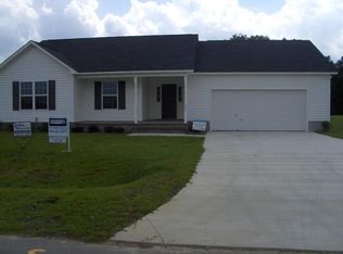 323 Shadyrock Path, Richlands, NC 28574