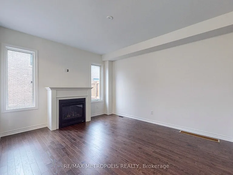 9 Caton Ln — Photo 2