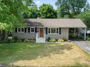 28 Thornton Pl, Mount Holly, NJ 08060