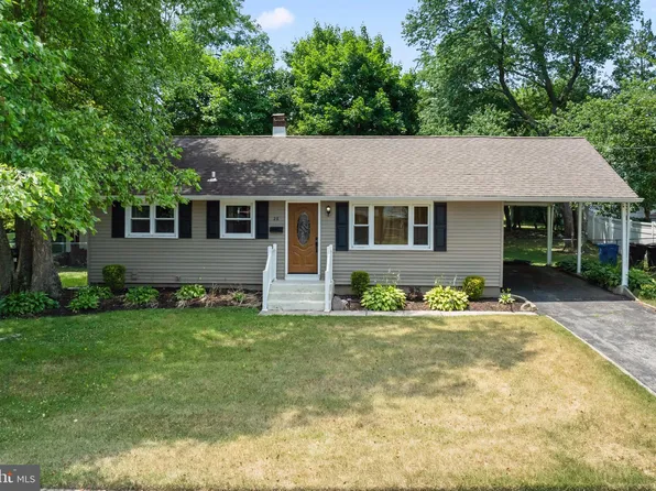 28 Thornton Pl, Mount Holly, NJ 08060