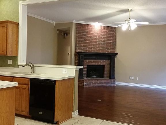 3rd image of 4806 Sunflower Dr