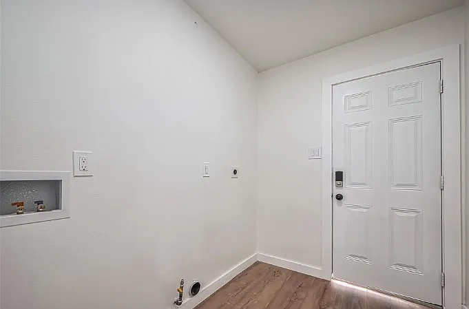 2306 Parana Dr — Photo 5