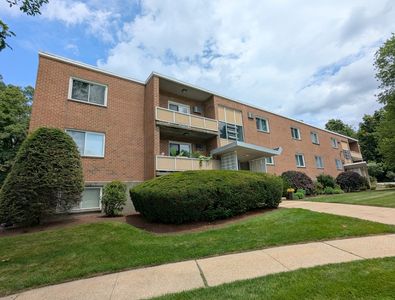 76 Lionel Ave APT E, Waltham, MA, 02452