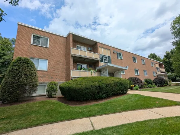 76 Lionel Ave APT E, Waltham, MA 02452