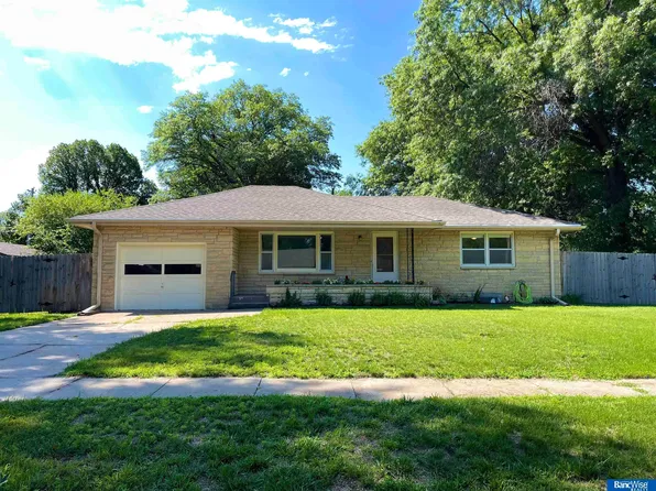 5601 Greenwood St, Lincoln, NE 68507