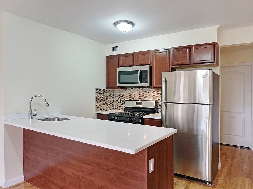 1st image of 2306 31st Ave APT 2F
