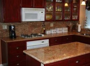 200 Singer Ln, Folsom, CA 95630