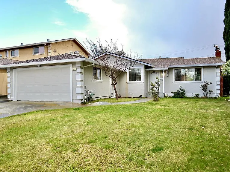 324 Mayten Way — Photo 1