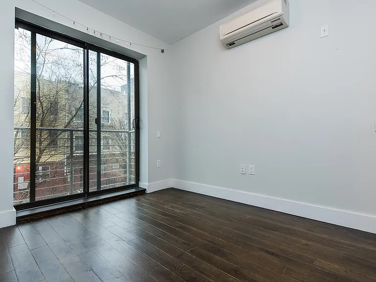 146 Meserole St #4K — Photo 8