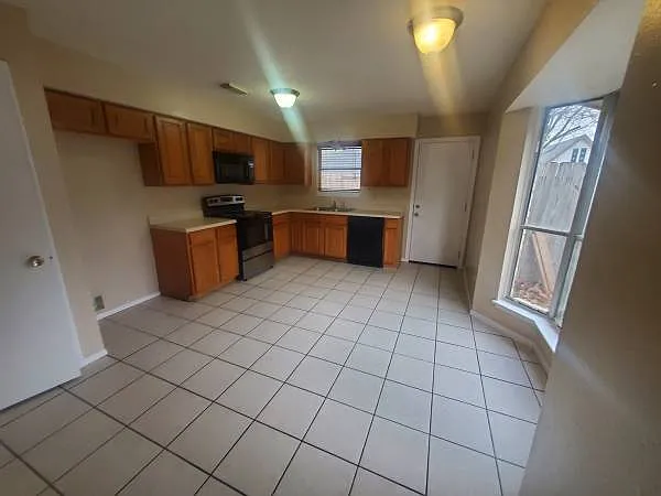 23822 Lestergate Dr — Photo 12