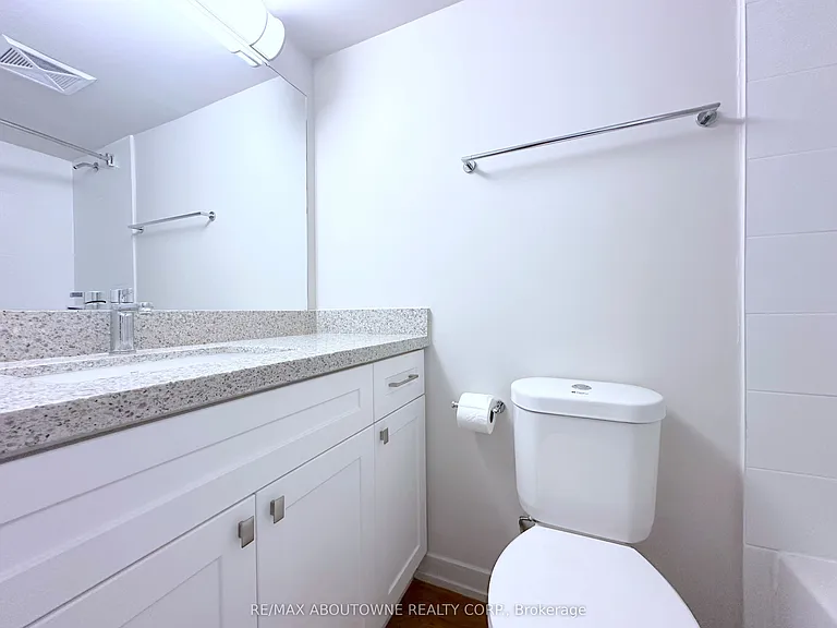 165 La Rose Ave #301 — Photo 14