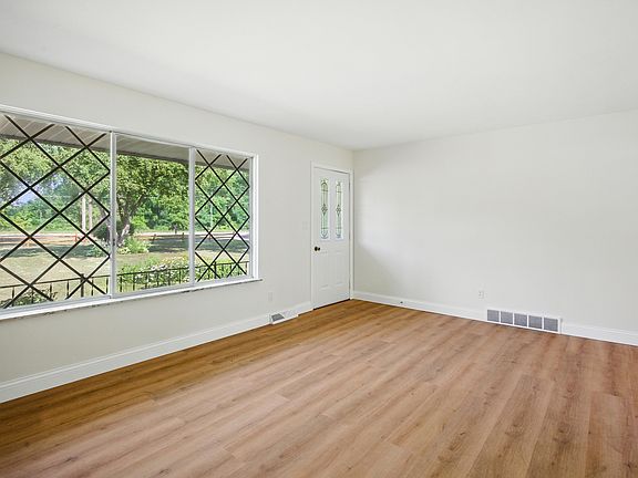 Living Room / Front Door