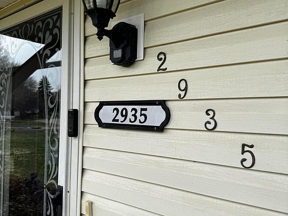 3rd image of 2935 Lake Park Dr