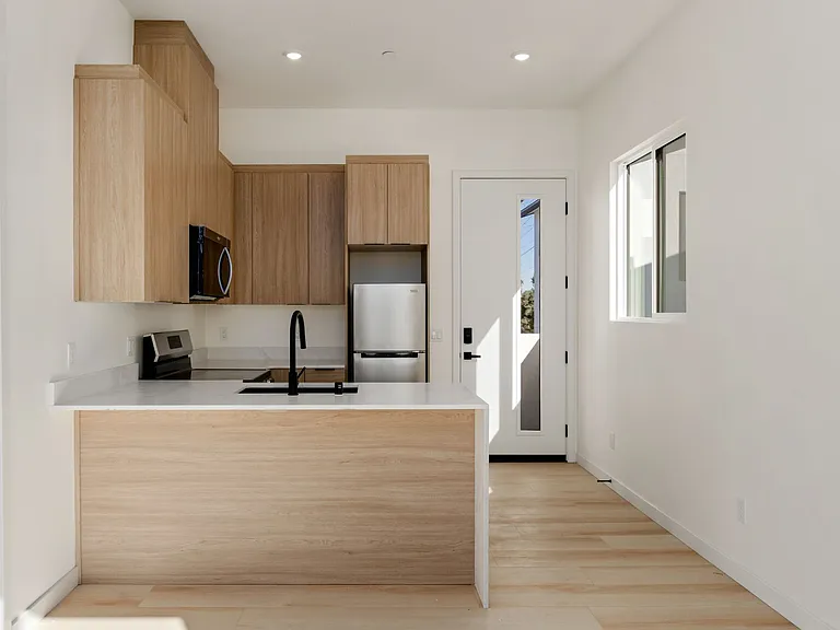 4603-4611 Almayo Ave — Photo 28