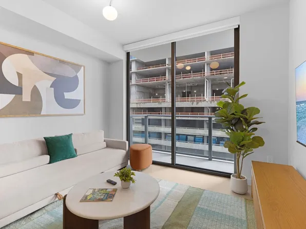 11 NE 6th St, Miami, FL