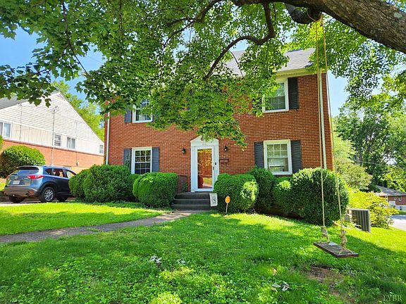3rd image of 610 Dumas St