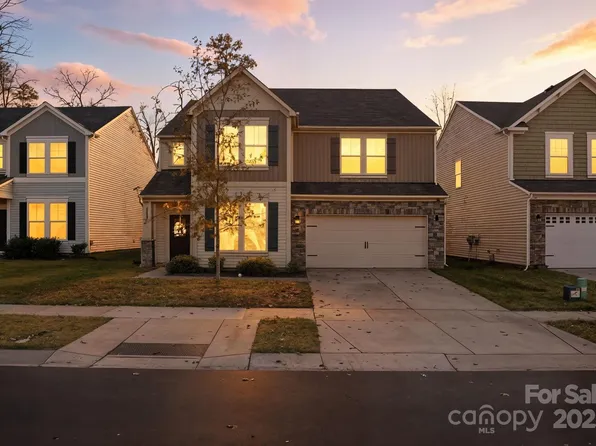 8220 Hudson Forest Dr, Charlotte, NC 28269