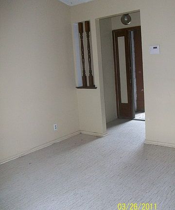 4th image of 7107 Swinford