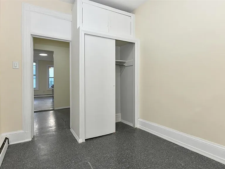 531 28th St #1 — Photo 3
