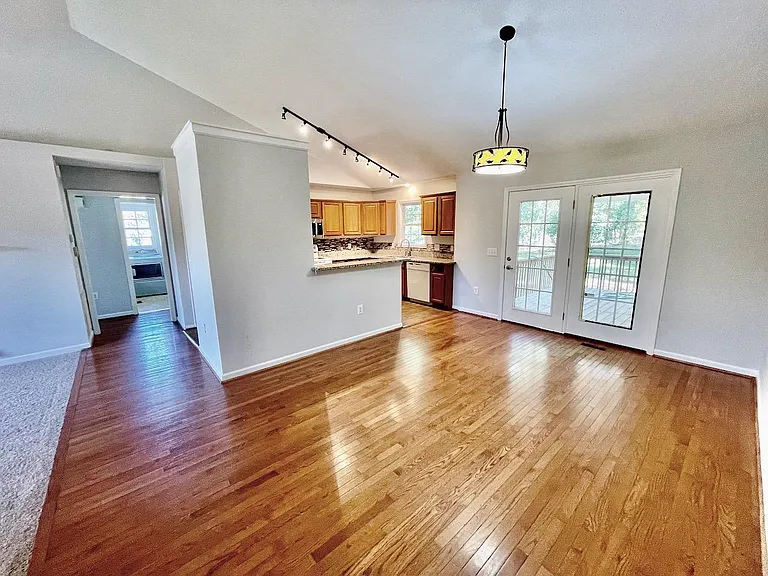 160 Hunters Rdg — Photo 3
