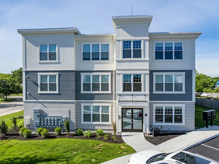 25 Circle St #4 — Photo 2