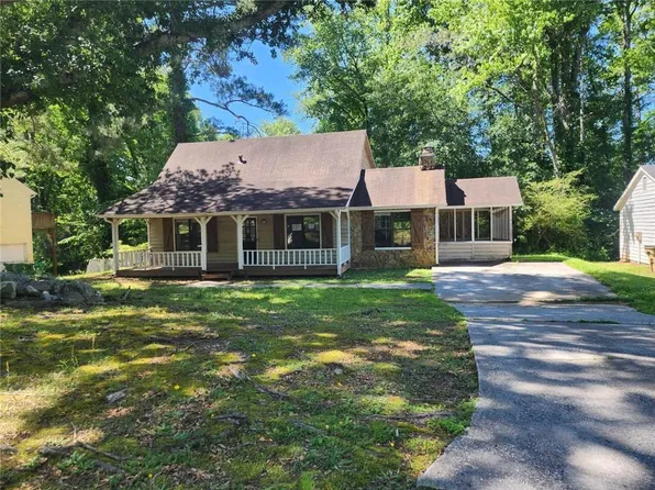 6679 Cameron Rd, Morrow, GA 30260