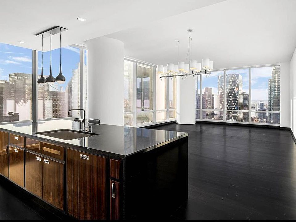 1st image of 157 W 57th St APT 43B