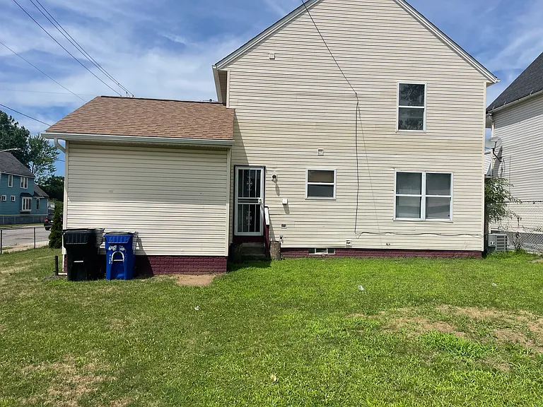 12500 Woodside Ave — Photo 37