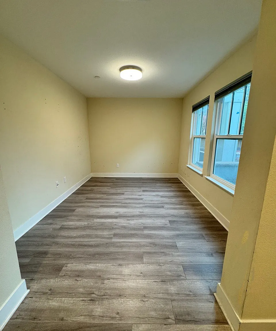 3 bed, 2.5 bath, 1616 sqft, $5,700 — Photo 3
