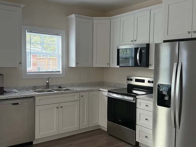 207 S 52nd St #B — Photo 2