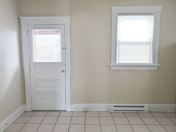 3rd image of 4027 Edwards Rd APT 4