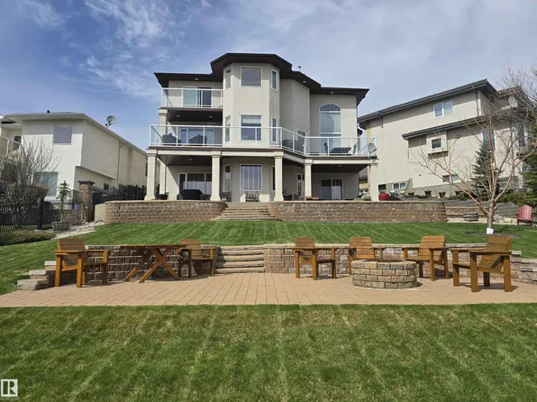 7429 162nd Ave NW, Edmonton, AB T5Z 3S7