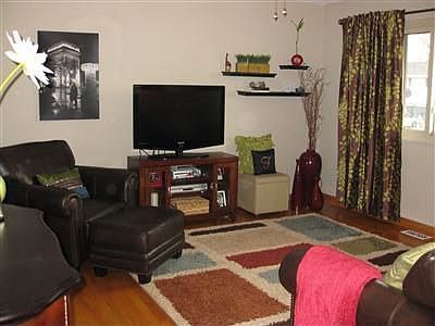 4th image of 668 Burnside Dr