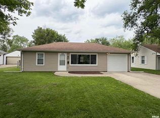 2113 W Overbrook Dr, Peoria, IL 61604