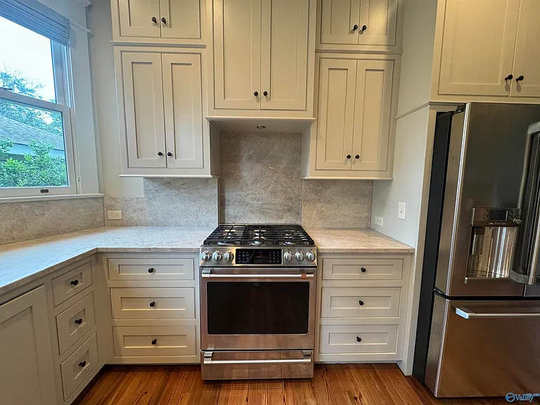 715 Clinton Ave E — Photo 8