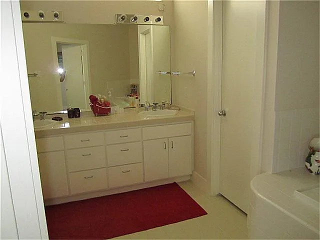 9801 Cynthia Ann Ct — Photo 9