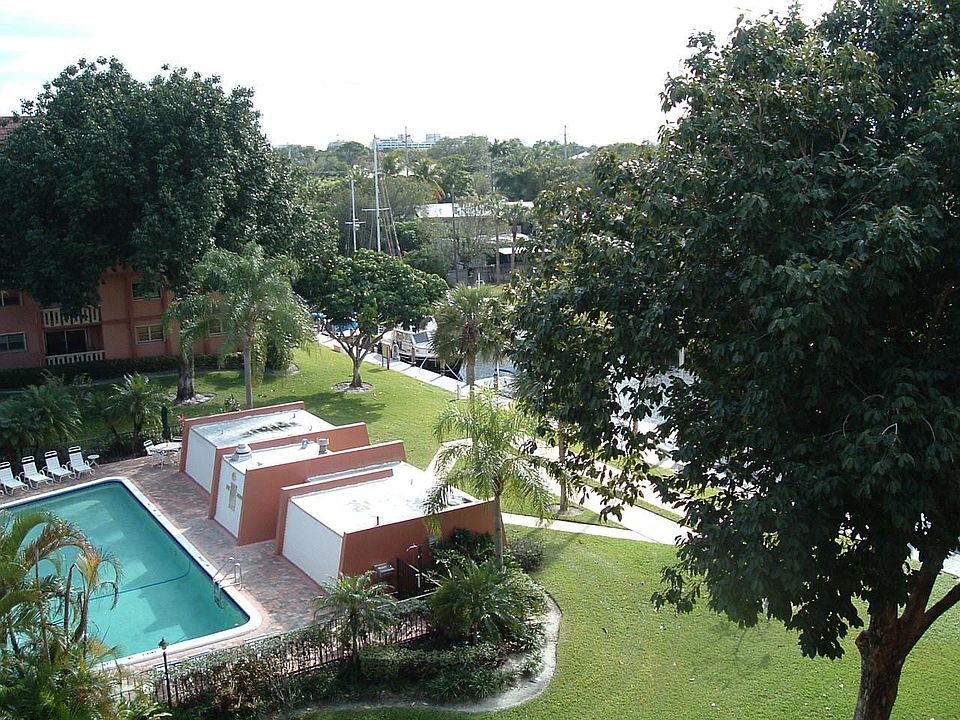 1st image of 1000 River Reach #502