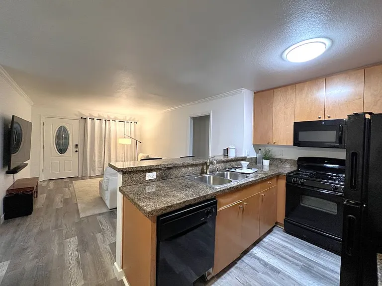 Rancho Coronado Condos — Photo 24