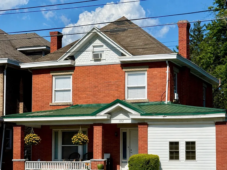 1212 8th Street, Huntington, WV 25701 - 1/2 — Photo 1