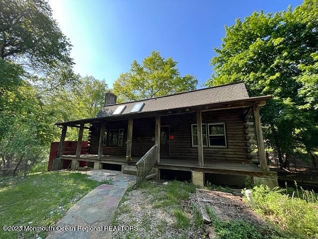 2nd image of 122 Hendrickson Road