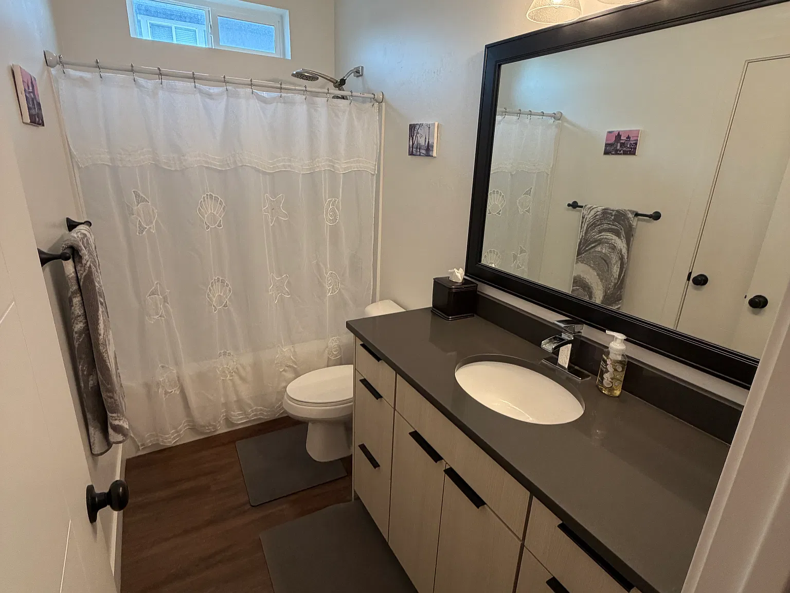 3 bed, 1950 sqft, $3,295 — Photo 3