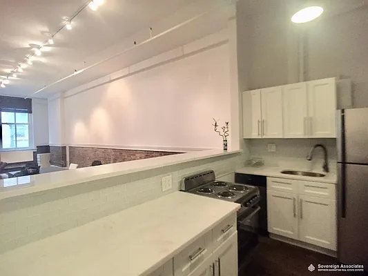 Rented by Sovereign Associates | media 19