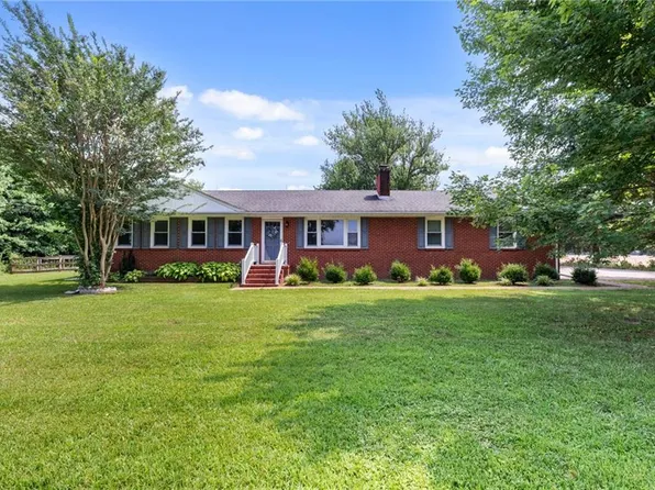 8016 Brays Point Rd, Hayes, VA 23072