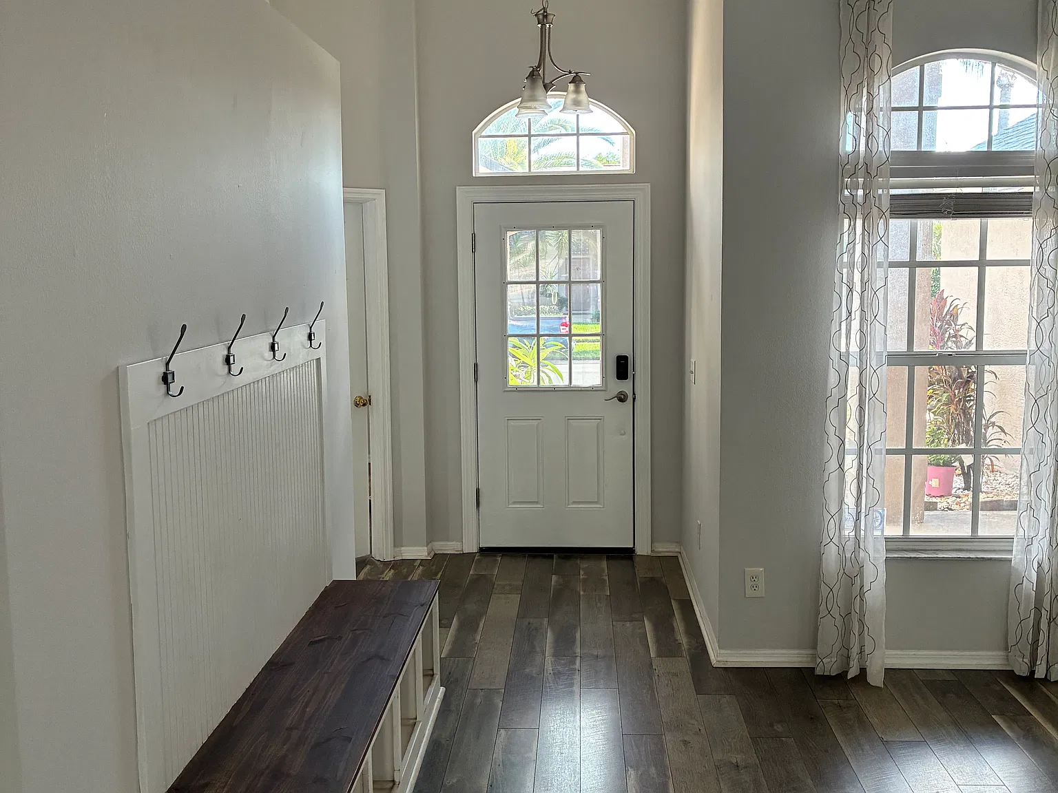 4 bed, 2376 sqft, $3,675 — Photo 3