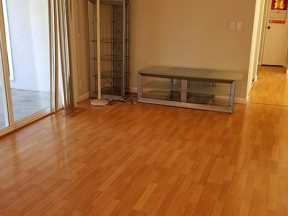5th image of 1140 Oakbluff Ct