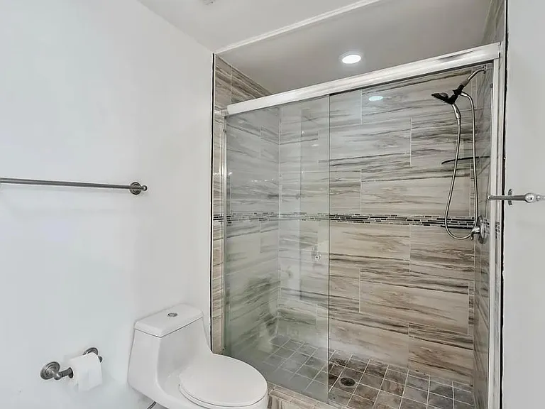 9720 Carousel Cir S — Photo 10