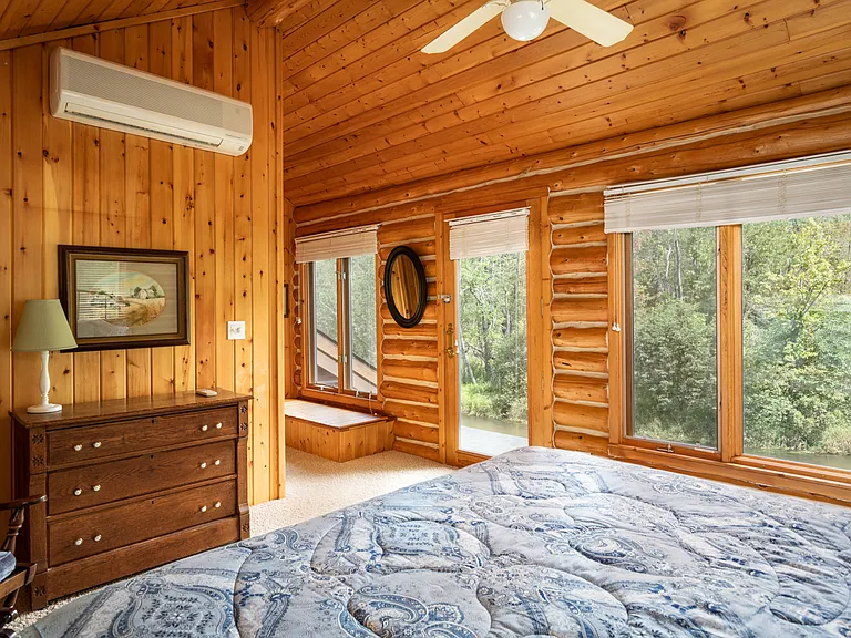 1447 E River Rd — Photo 31